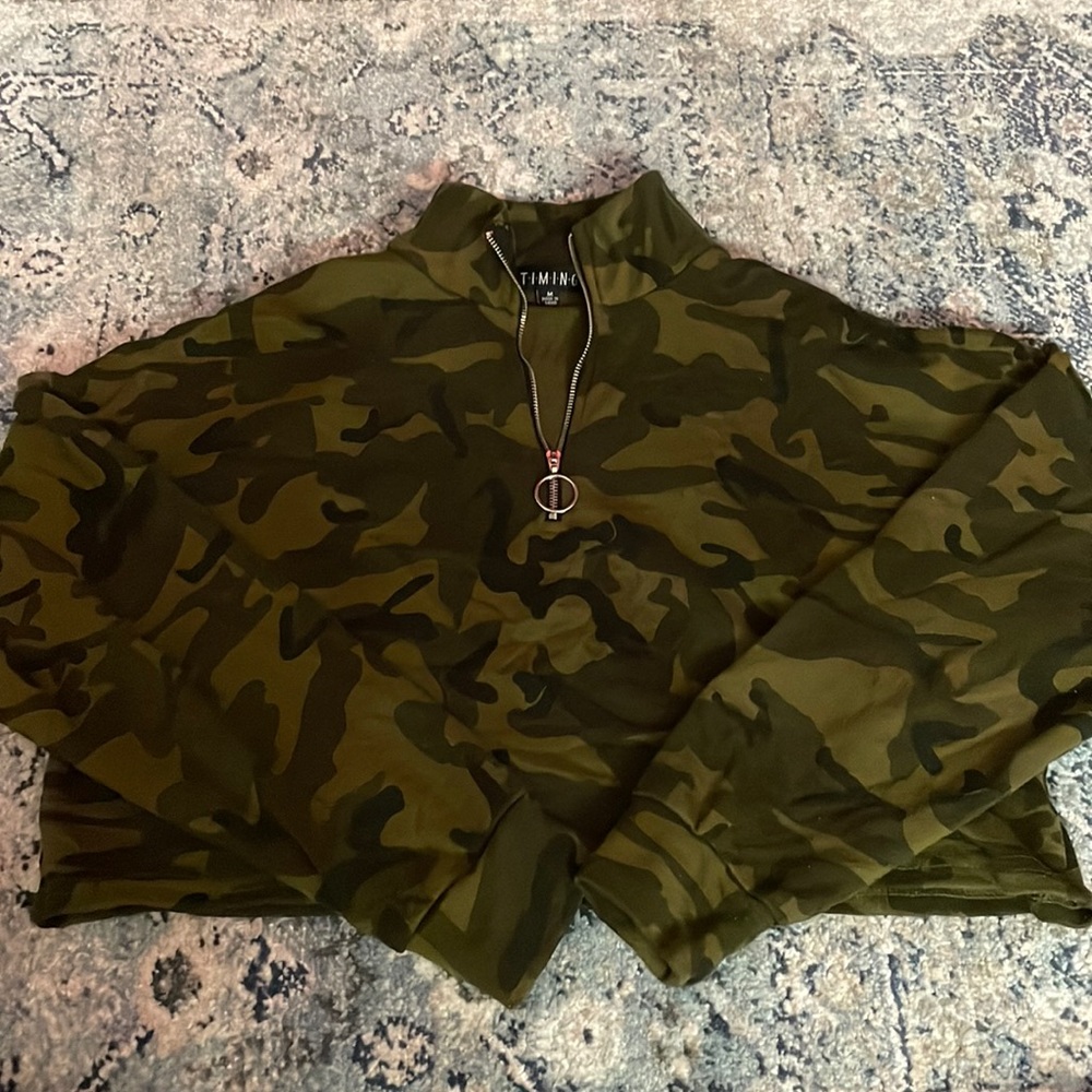 size medium long sleeve crop top